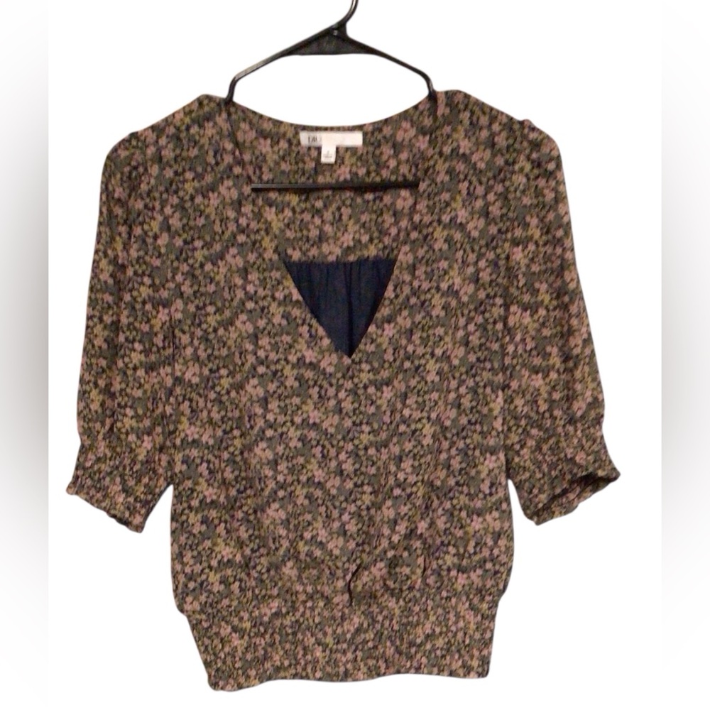 DR2 floral smocked elbow length top size small